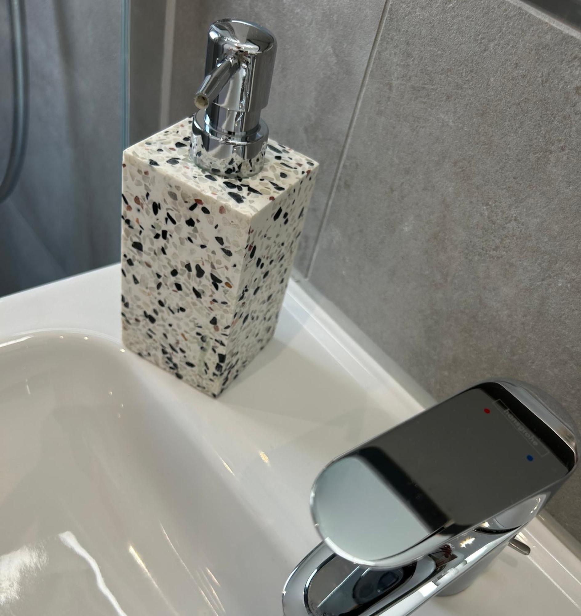 Neues Trendy Appartement In Hannover Bagian luar foto